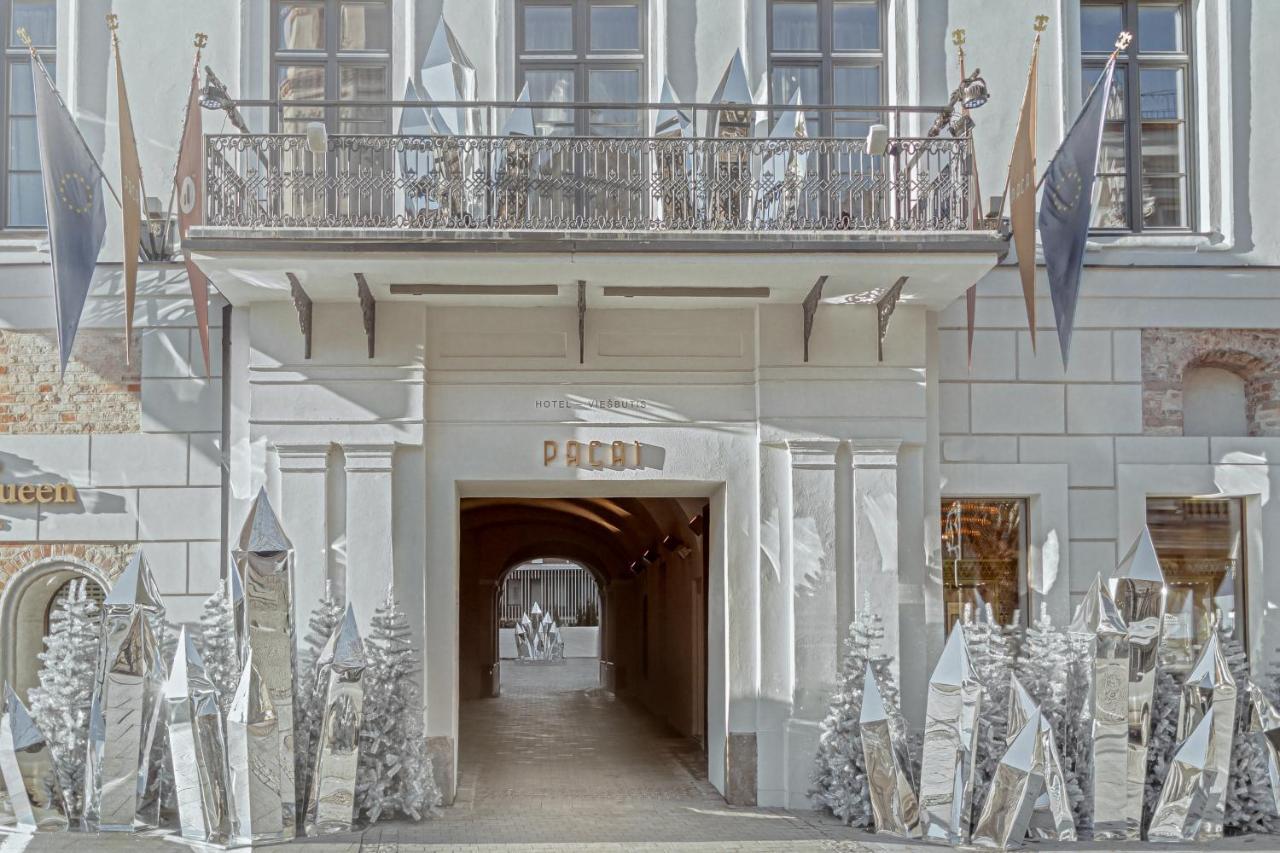 Hotel Pacai, Vilnius, A Member Of Design Hotels Екстериор снимка Entrance to the museum