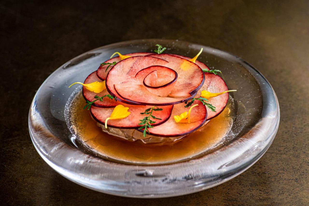 Hotel Pacai, Vilnius, A Member Of Design Hotels Екстериор снимка A dish at the restaurant