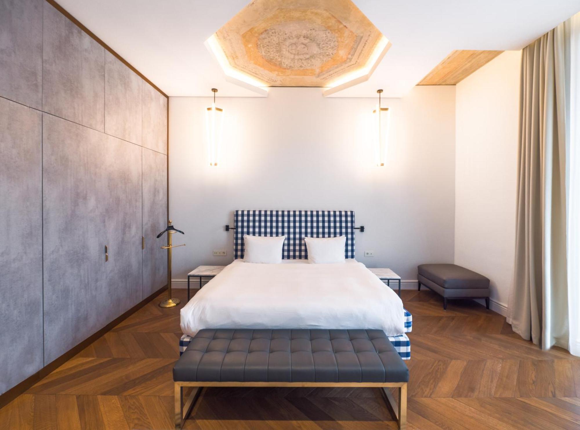 Hotel Pacai, Vilnius, A Member Of Design Hotels Екстериор снимка A bedroom at the hotel