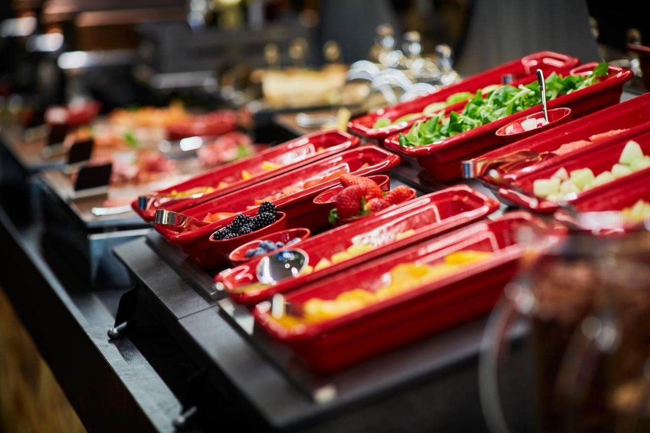 Hotel Pacai, Vilnius, A Member Of Design Hotels Екстериор снимка A salad bar